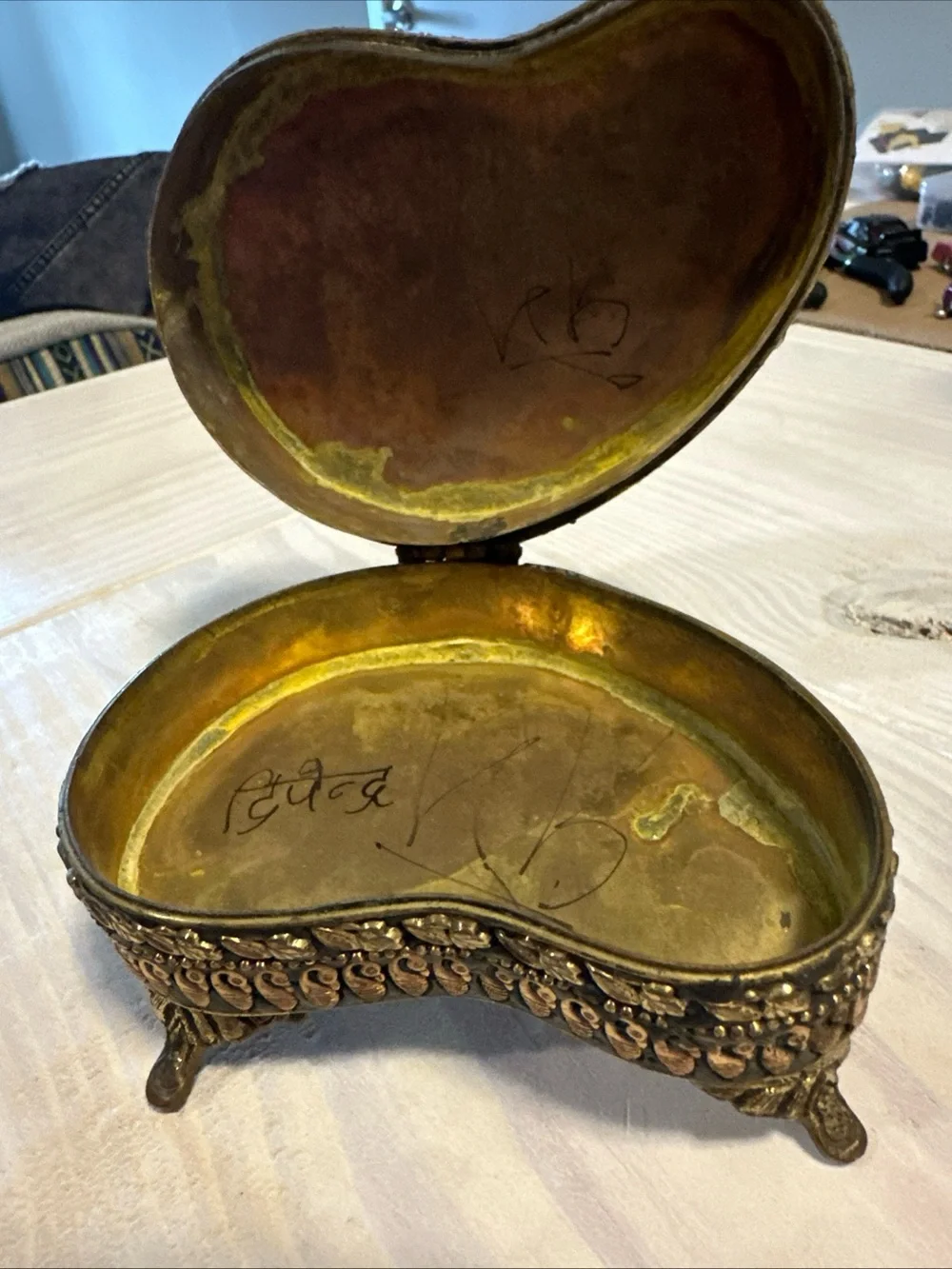 Vintage Brass and Marble Inlay Jewelry Trinket Box - Picture 6 of 6